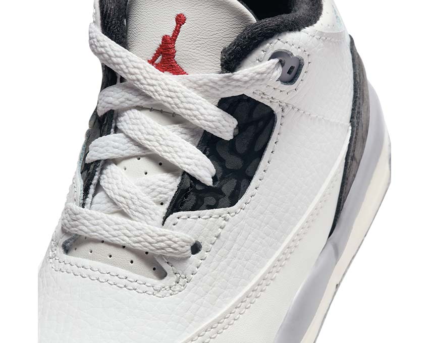 Jordan 3 Retro TD White — vista tre quarti bambino bianco