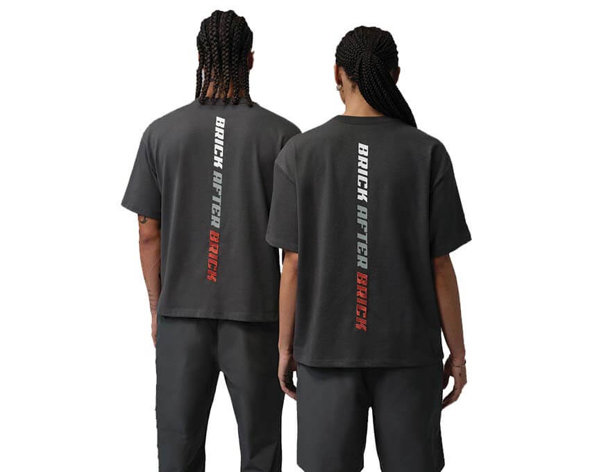 Jordan BIKE AIR Nigel Sylvester Tee Anthracite — détail broderie signature Jordan Brand