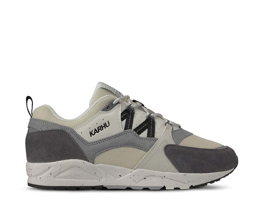 Karhu Fusion 2.0 Jet Black — zapatilla hombre running finlandés color negro