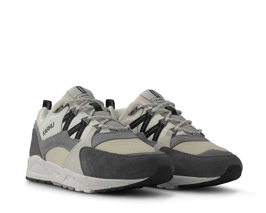 Karhu Fusion 2.0 Jet Black suela — tecnología FULCRUM finlandesa