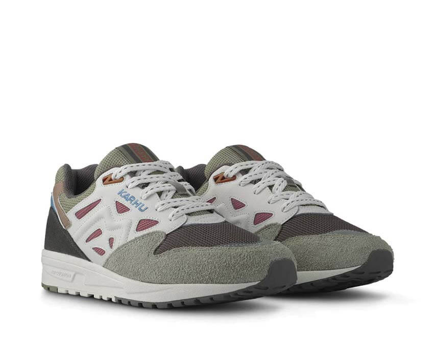 Karhu Legacy 96 Dark Gull Gray vue latérale — daim et mesh gris