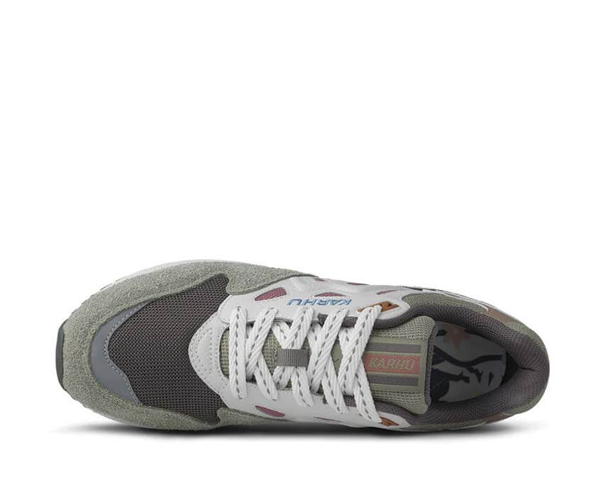 Karhu Legacy 96 Dark Gull Gray Detail — Karhu-Logo 96