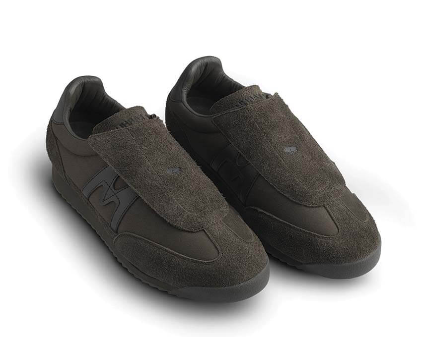 Karhu Mestari Slip-On Chocolate Seitenansicht — Mesh Schokolade ohne Schnürsenkel