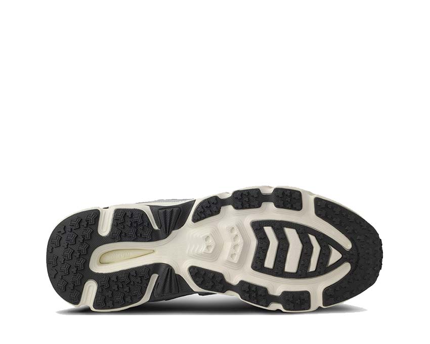 Karhu Super Fulcrum White Quarry detail — embroidered Karhu bear logo white grey
