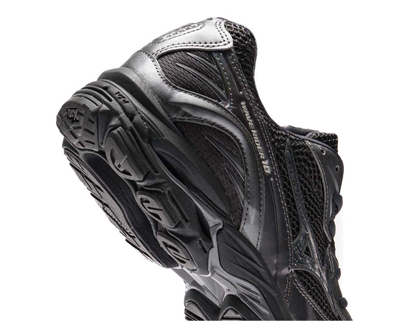 Mizuno Wave Rider 10 Black vue latérale — design rétro running 90s