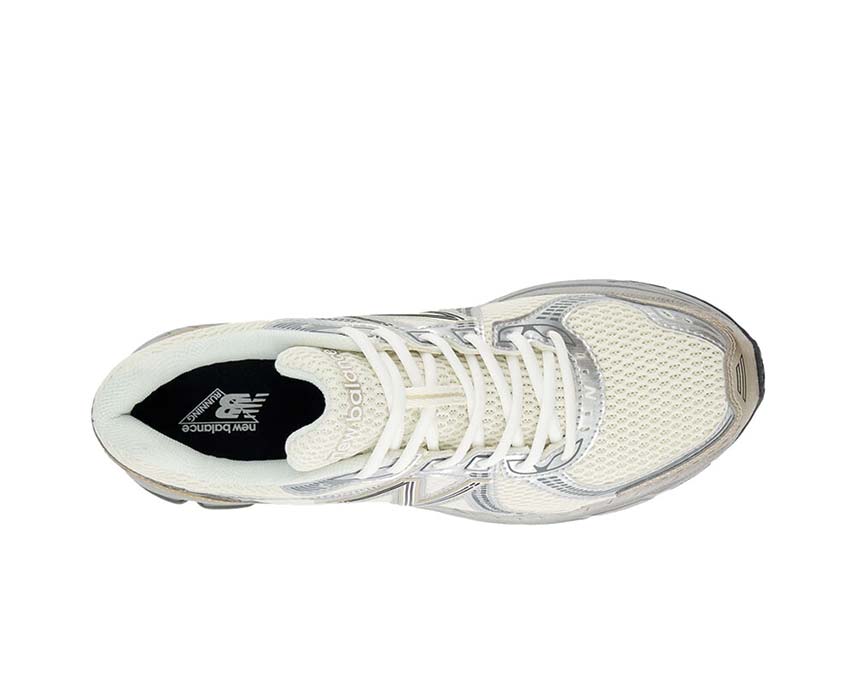 New Balance 860v2 Sea Salt Gold Metallic Sohle — Profilsohle Trail