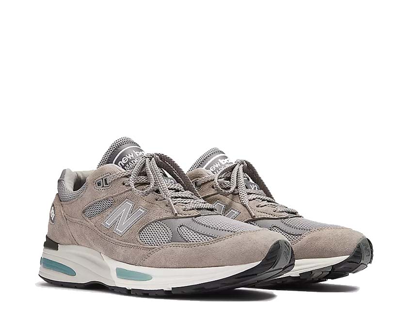 New Balance 991v2 Made in UK Silver vue latérale — tige en daim et mesh premium