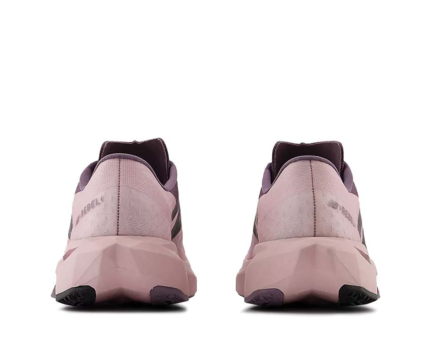New Balance FuelCell Rebel V4 Dark Ice Wine semelle — mousse FuelCell retour d'énergie