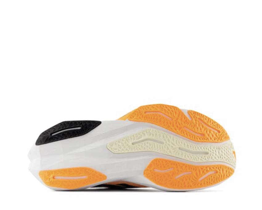 New Balance FuelCell Rebel V4 Angora suola — schiuma FuelCell propulsione running