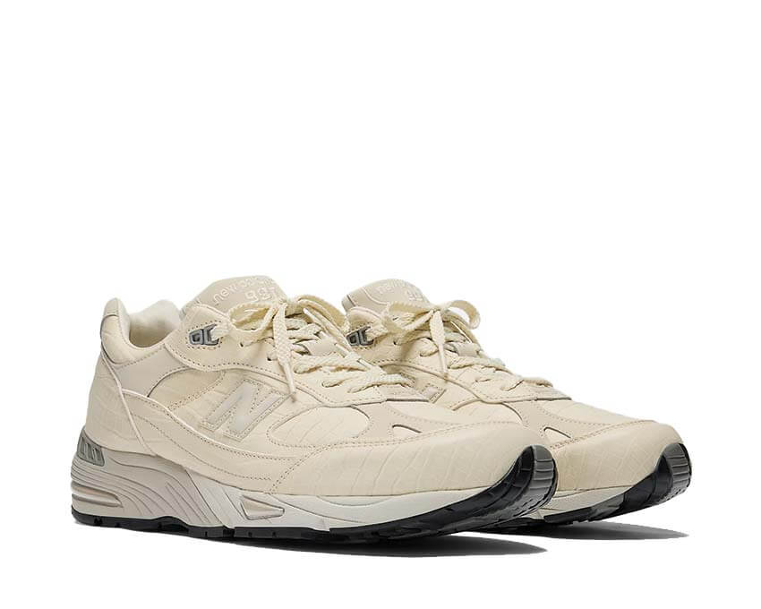 New Balance 991v1 Oyster Gray vue latérale — tige suède gris clair fabriquée en Angleterre