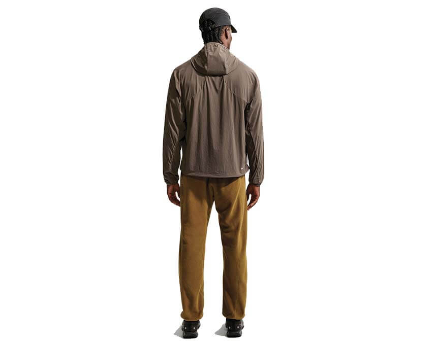 Nike ACG Five Towers Jacket Ironstone détail — tissu technique gris anthracite outdoor