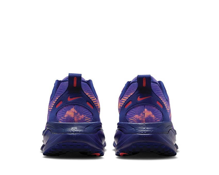 Nike Vomero 18 Indigo Burst Detail — dynamische Indigo Burst Farbe