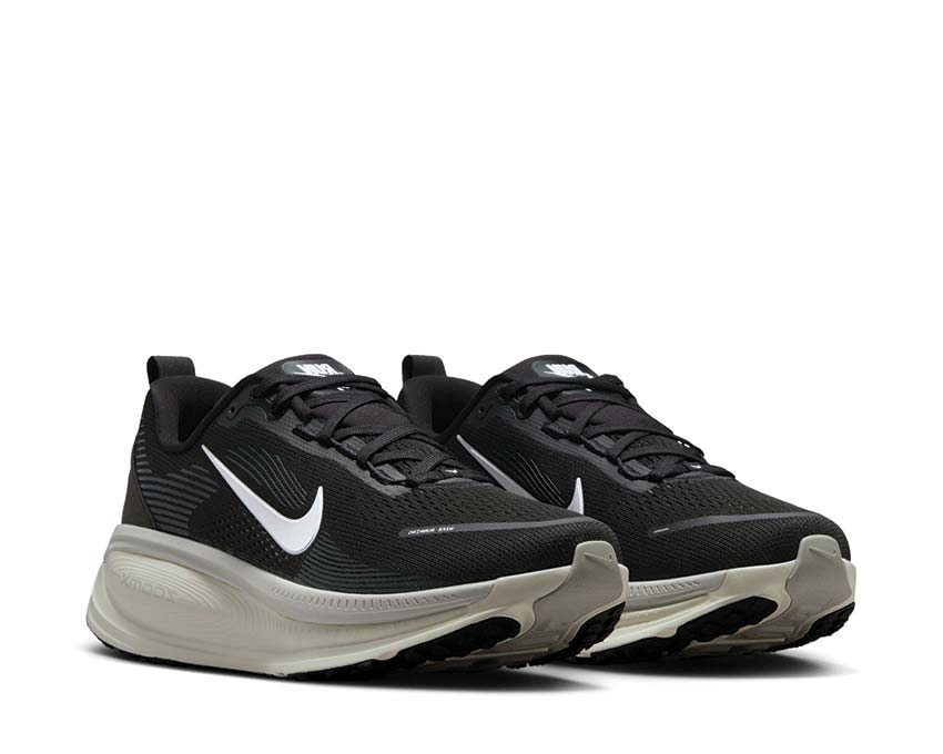  Nike Vomero 18 W Black / Summit White - Coconut Milk HM6804-005