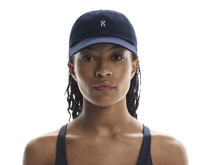 On All Day Cap Navy — casquette running 6 panneaux classique logo brodé