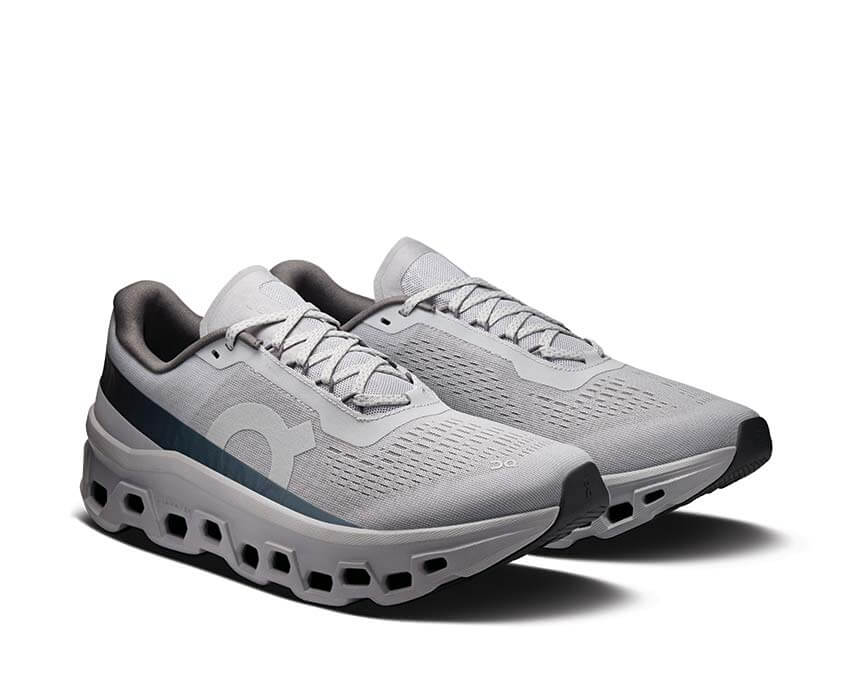 On Cloudmonster Glacier — Speedboard réactif rocker avant-pied vue latérale