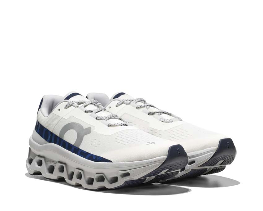 On Cloudmonster Midnight vue latérale — profil amorti CloudTec homme