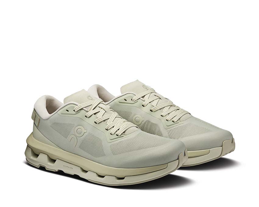 On Cloudzone W Pelican vue latérale — profil lifestyle sneaker femme neutre