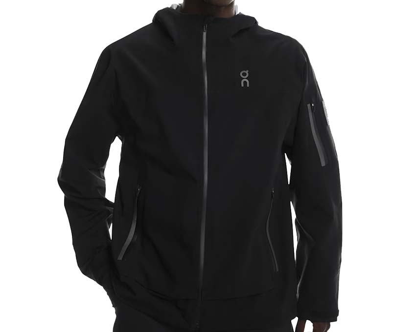 On Trek Jacket M Black vue de dos — capuche ajustable veste trail homme