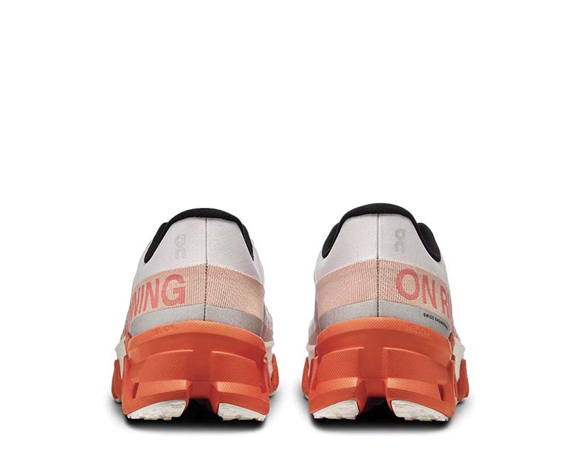On Cloudmonster Hyper Mauve/Flame détail — tige racing running homme