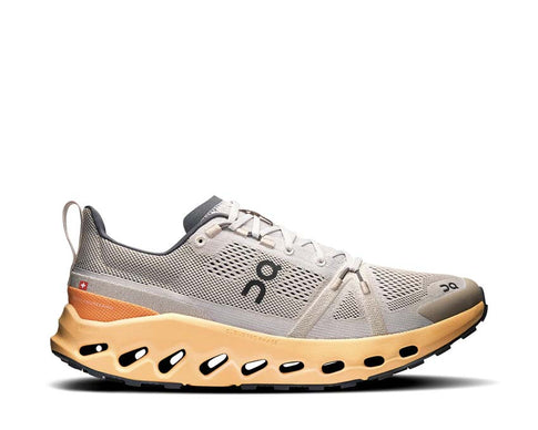 On Cloudsurfer Trail Silver/Blonde — leichter Trail Herren-Laufschuh Missiongrip-Sohle