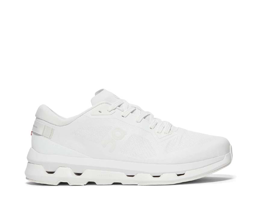On Cloudzone W White — sneaker lifestyle femme CloudTec Helion minimaliste
