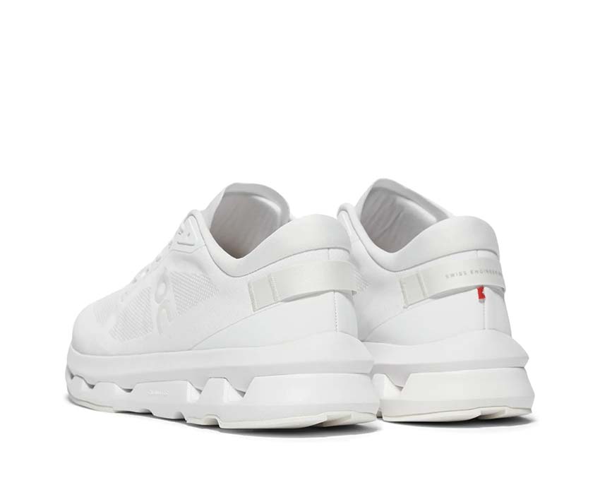 On Cloudzone W White détail — tige mesh respirante sneaker femme On Running