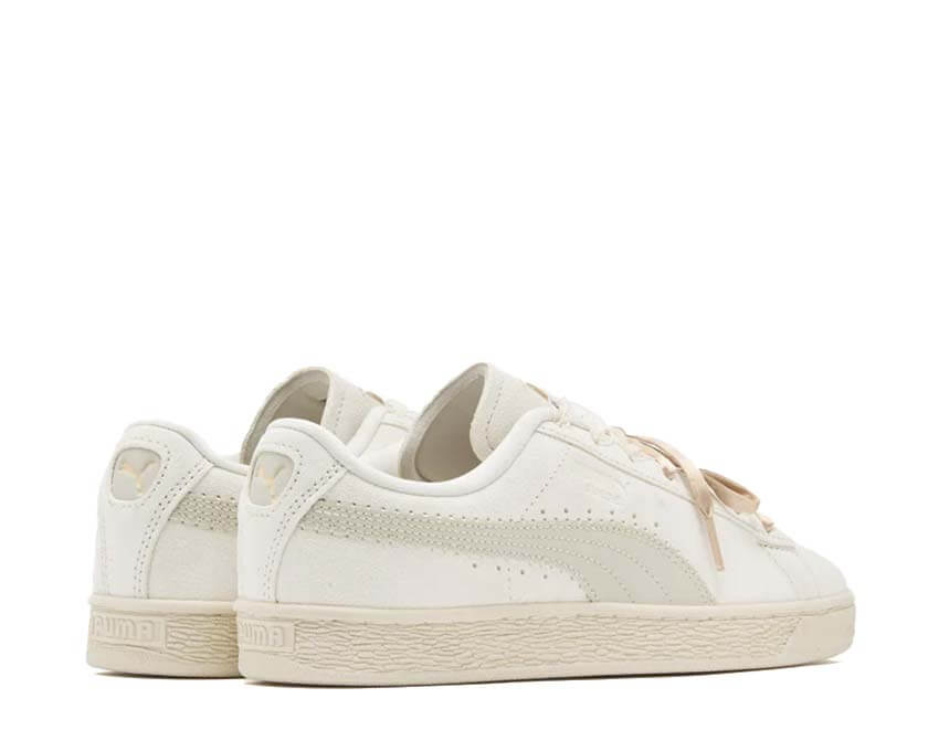 Puma Suede Bloom Ivoire détail — détail floral ivoire logo Puma Suede