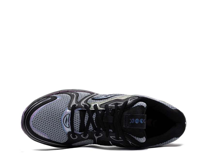 Saucony Progrid Triumph 4 Navy Holographic detail — EVA sole