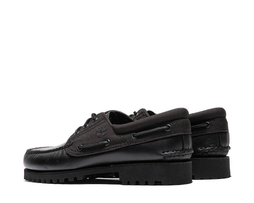 Timberland Authentic Boat Shoe detail — leather upper and authentic finishes