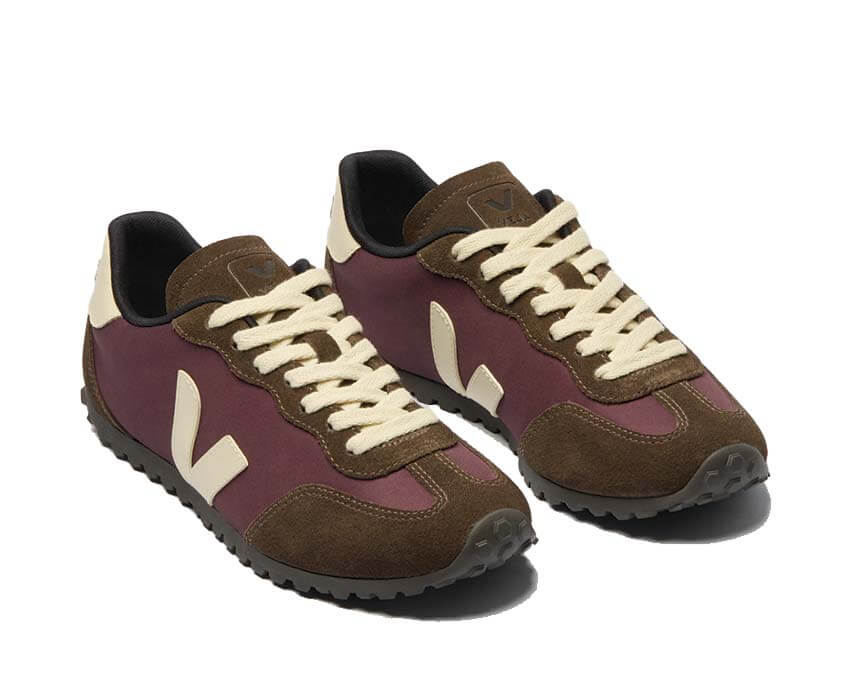 Veja GT Nolyn W Amarante vue latérale — mesh Nolyn bordeaux