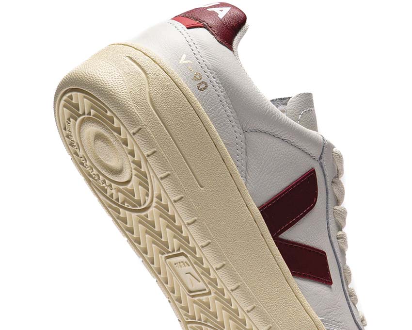 Veja V-90 O.T. Leather White Marsala vista laterale — pelle over-the-top