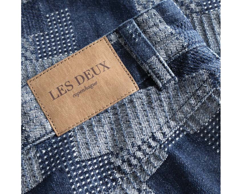 Les Deux Ryder Jacquard Jeans Light Denim Blue dettaglio — cintura logo