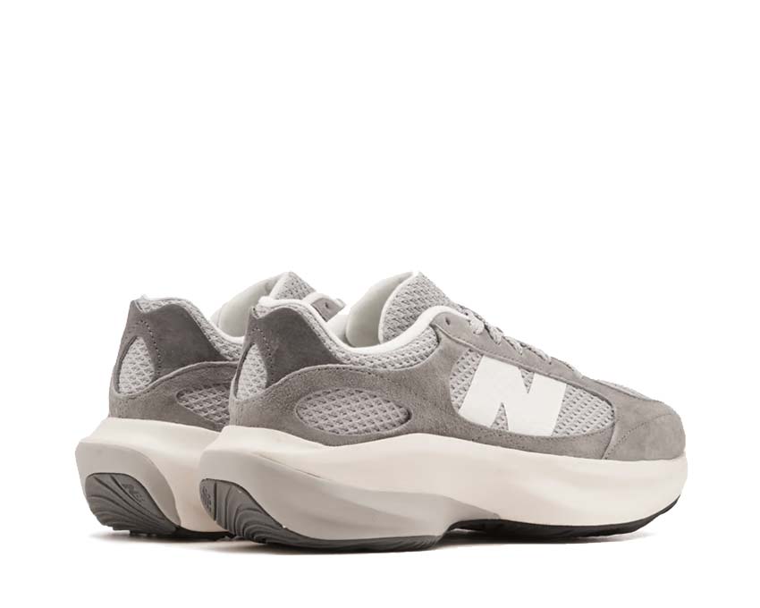 New Balance UWRPD — Dreiviertelansicht hinten