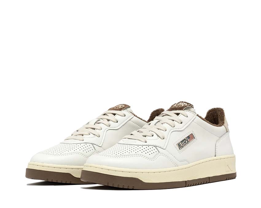Autry Medalist Low Virgin Sponge sole — vintage rubber sole