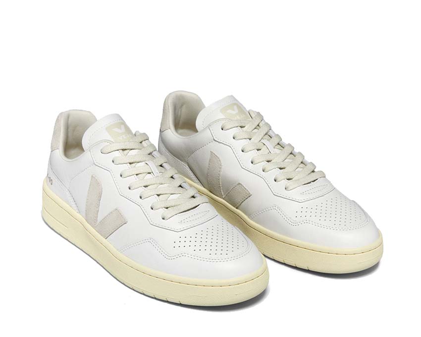 Veja V-90 OT Leather Extra White Natural Seitenansicht — einfarbiges weißes Naturleder