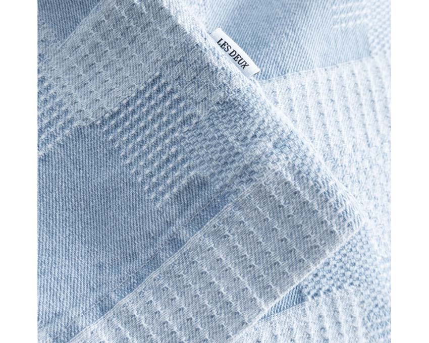 Les Deux Layton Denim Jacquard Overshirt détail — motif jacquard poches