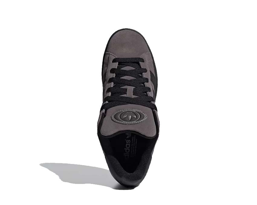 Adidas Campus 00s Charcoal Black détail — empiècement daim Charcoal et languette