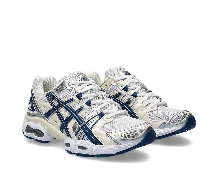 Asics Gel Nimbus 9 White Light Indigo vista laterale — tomaia in mesh