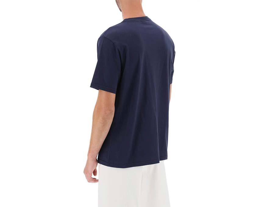 Autry Iconic Tee Blue détail — broderie logo Autry signature sur poitrine