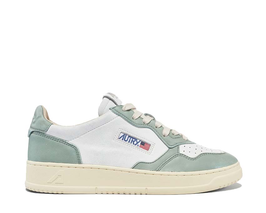 Autry Medalist Low Goat White Military — sneakers femme peau chèvre blanc militaire premium