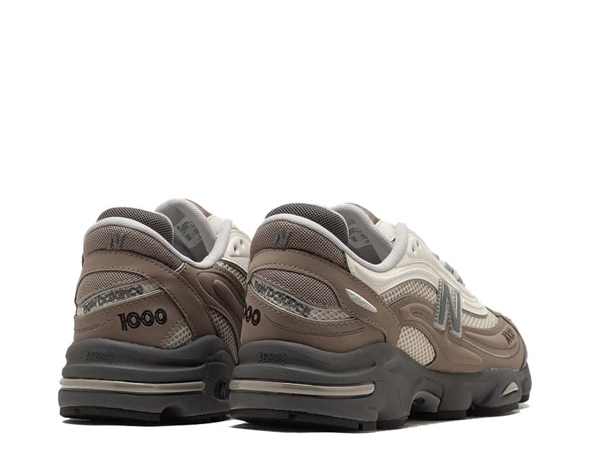 New Balance 1000 Mushroom détail — empiècements cuir naturel texturé