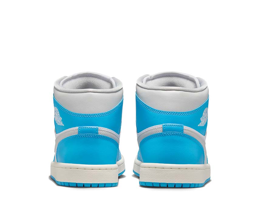 Air Jordan 1 Mid W Powder Blue Neutral Grey détail — tige cuir powder blue femme