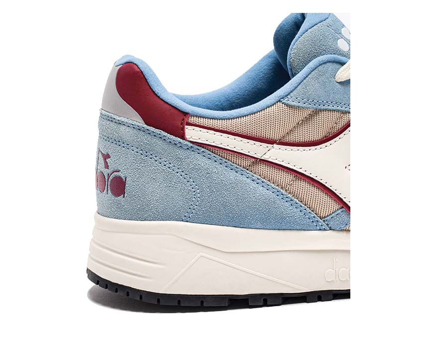 Diadora N902 Oyster Gray Dusk Blue Detail — Zunge Logo