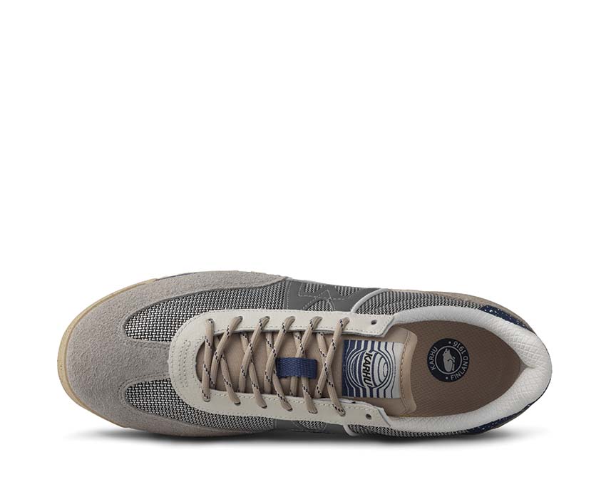 Karhu Mestari Control Silver Lining/True Navy Detail — strukturiertes Mesh-Obermaterial