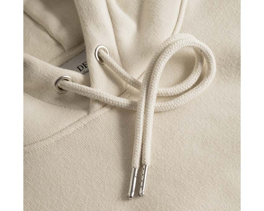 Les Deux Felipe Hoodie Ivory detail — kangaroo pocket