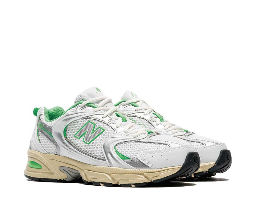 New Balance 530 White Palm Leaf vista lateral — parte superior mesh ligera