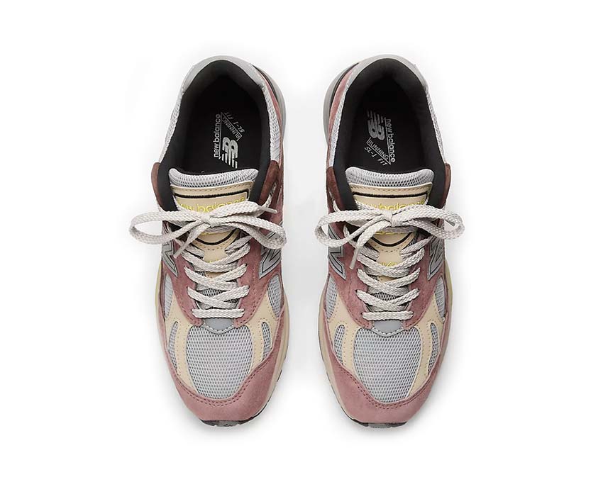 New Balance 991v2 UK Rosewood dettaglio — logo N camoscio toni caldi rosewood