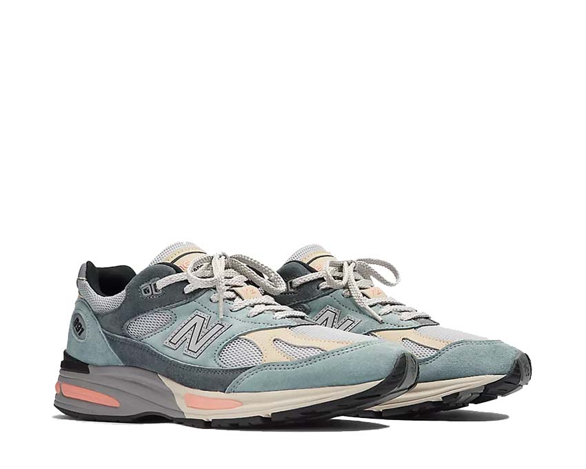 New Balance 991v2 UK Silver Blue Turbulence Seitenansicht — blaugraues Wildleder Obermaterial