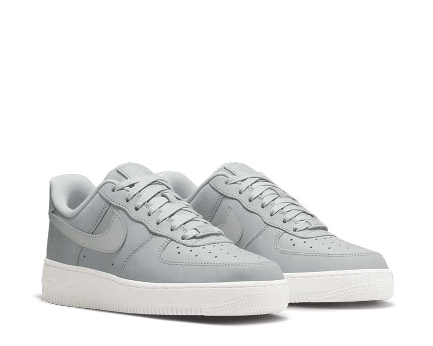 Nike Air Force 1 '07 Prm Wolf Grey Summit White vue latérale — cuir premium