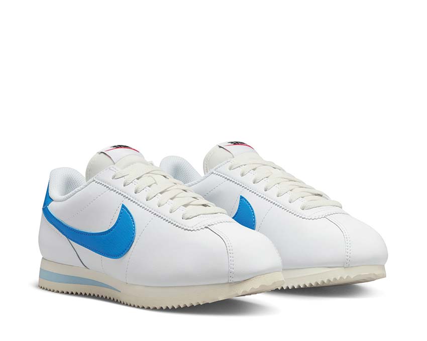 Nike Cortez White vue latérale — tige cuir et nylon classique